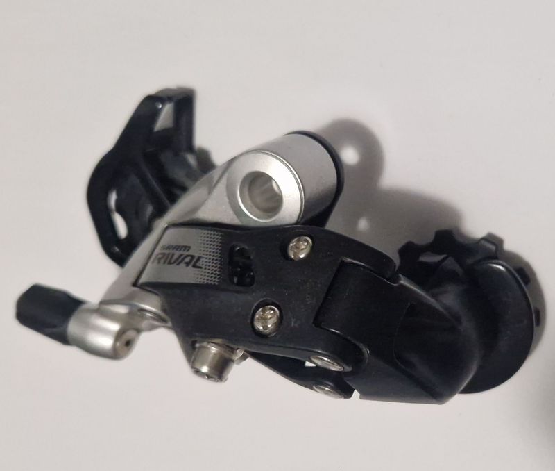 Używany Sram Rival 22 11-32CS Drivetrain & Pedals