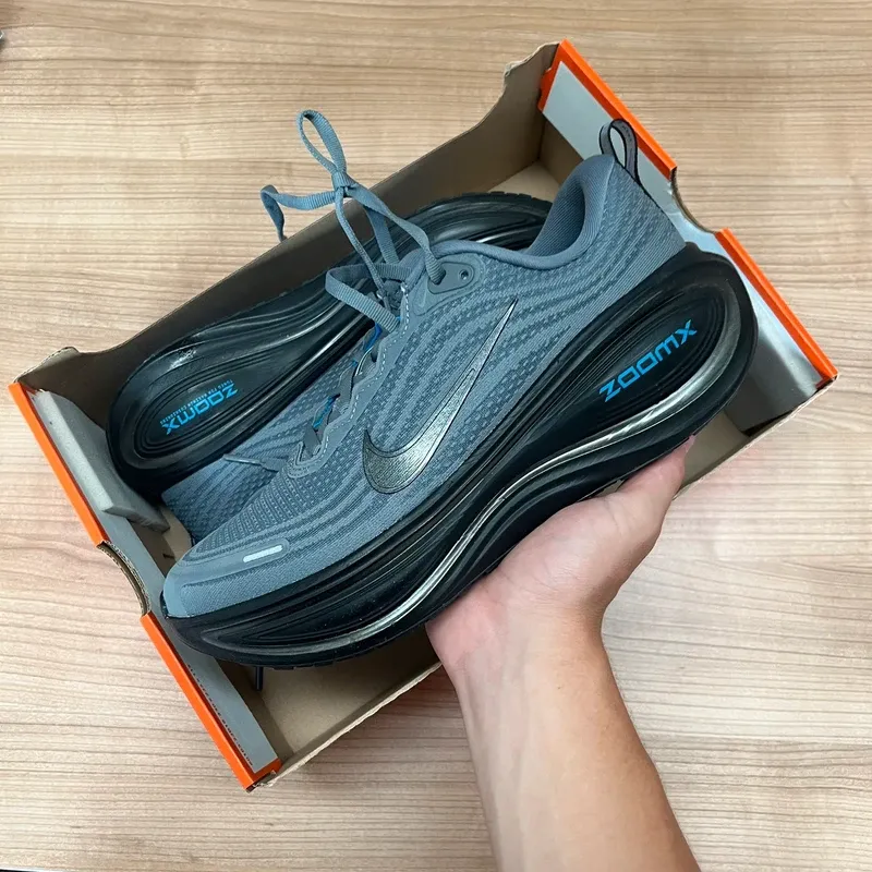 Used 100% Vomero Plus Running Shoes