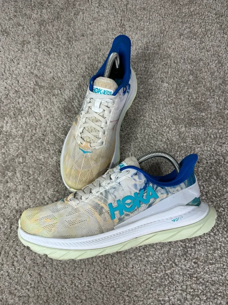 Used Hoka Running Sneakers bike — image 3 of 11