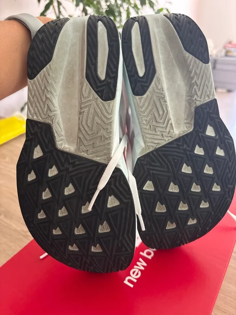 Gebrauchtes New Balance FuelCell Rebel bike — Bild 5 von 8