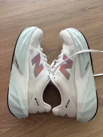 Gebrauchtes New Balance FuelCell Rebel bike — Bild 7 von 8