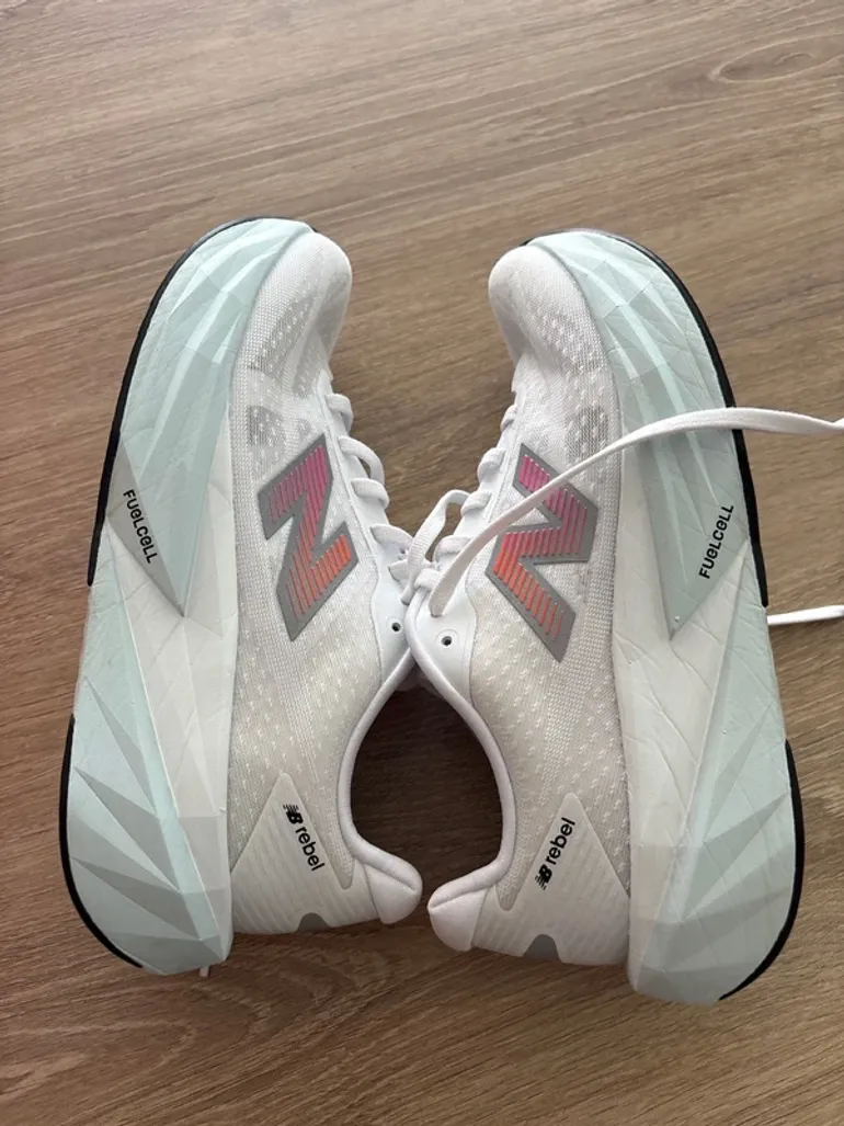 Gebrauchtes New Balance FuelCell Rebel bike — Bild 7 von 8