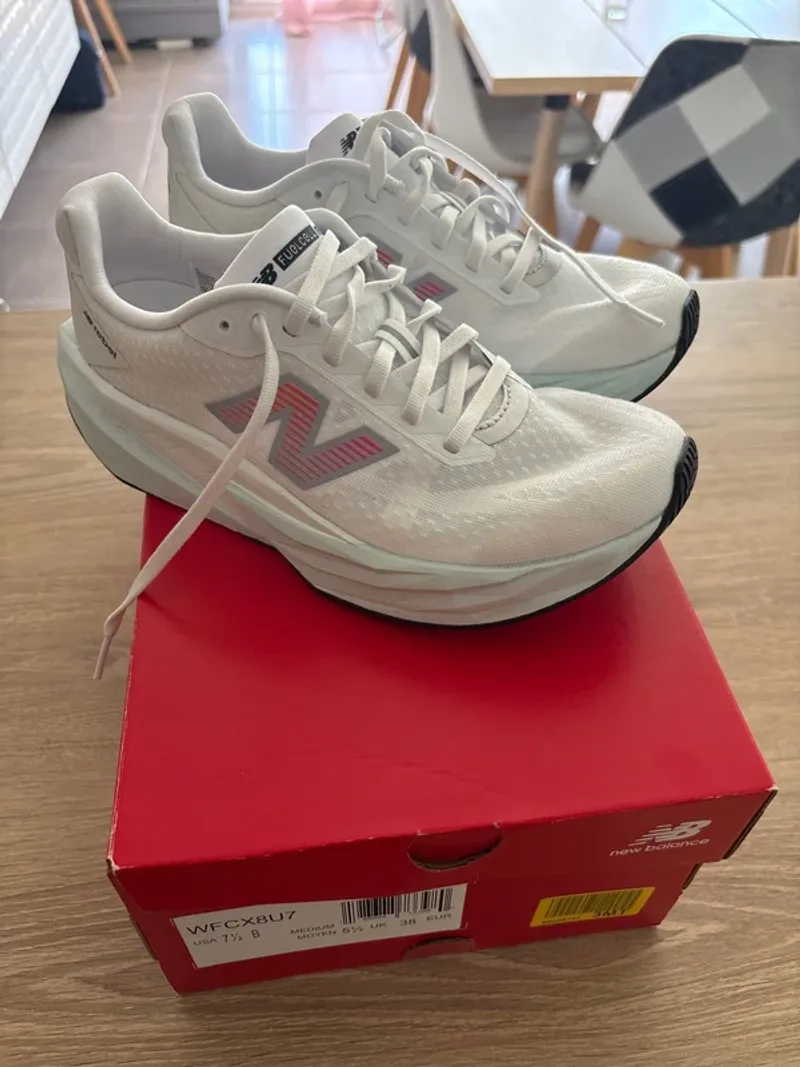 New Balance FuelCell Rebel Running Shoes usato