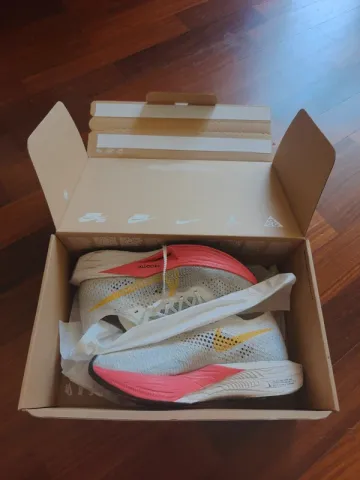 Used Nike ZoomX Vaporfly bike — image 1 of 7