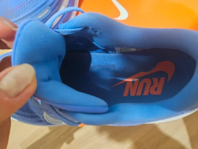 Käytetty Nike Vomero 18 bike — kuva 8 / 9