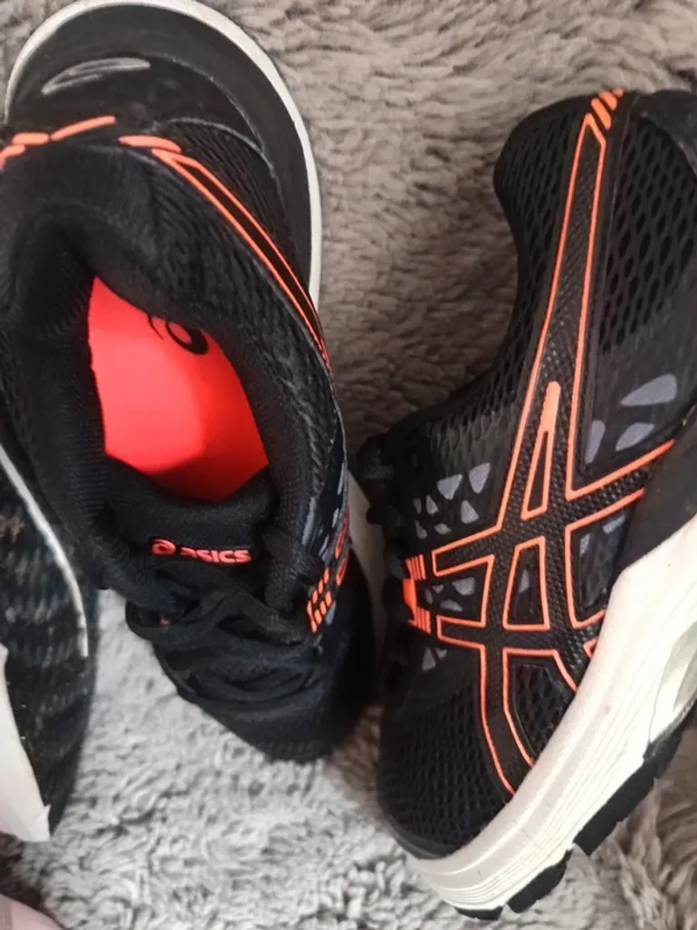Tweedehands Asics Nike Running Shoes bike — afbeelding 8 van 15