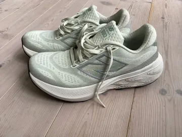 Used New Balance Fresh Foam X 880v15 bike — image 1 of 9