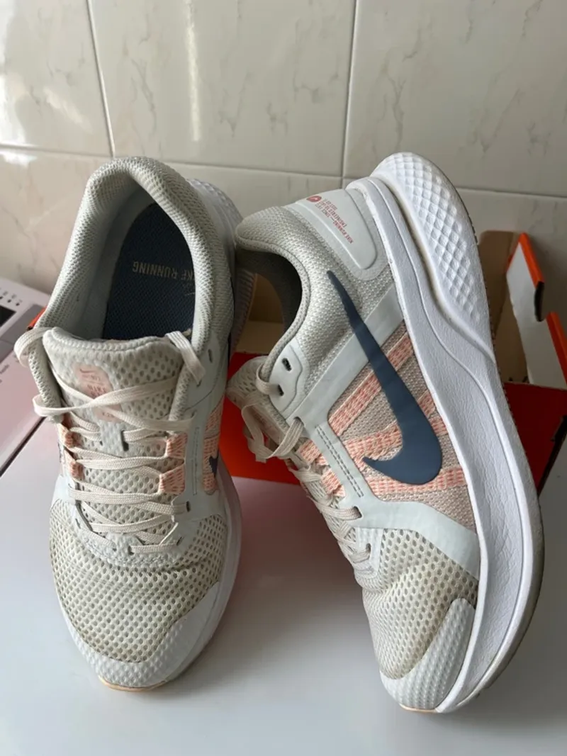 Used Nike Run Swift 2 Running Shoes