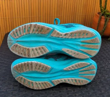 Asics Novablast 5 bike d'occasion — image 7 sur 8