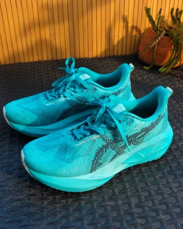 Asics Novablast 5 bike d'occasion — image 3 sur 8