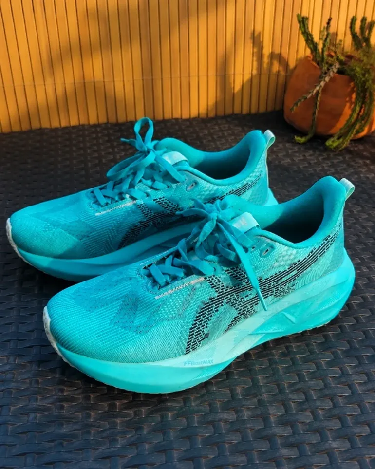 Asics Novablast 5 bike d'occasion — image 3 sur 8