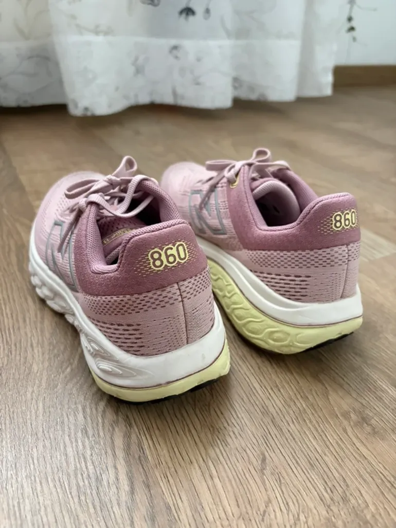 Used New Balance 860 V14 bike — image 4 of 7