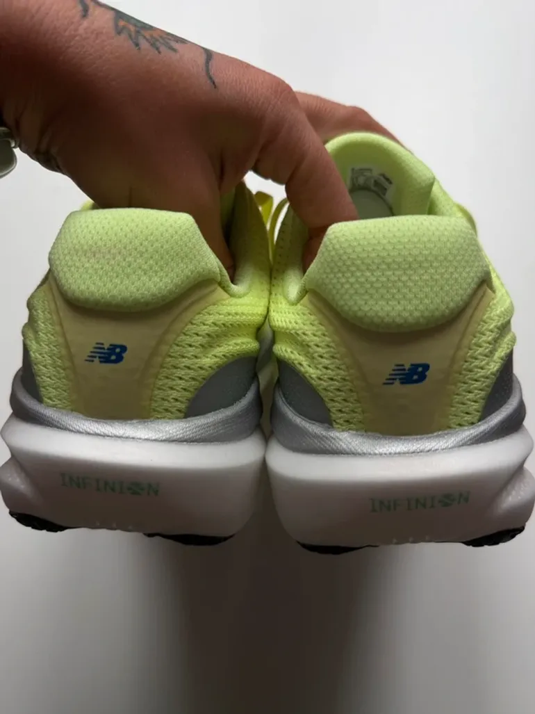 Used New Balance 1080 V15 bike — image 6 of 7