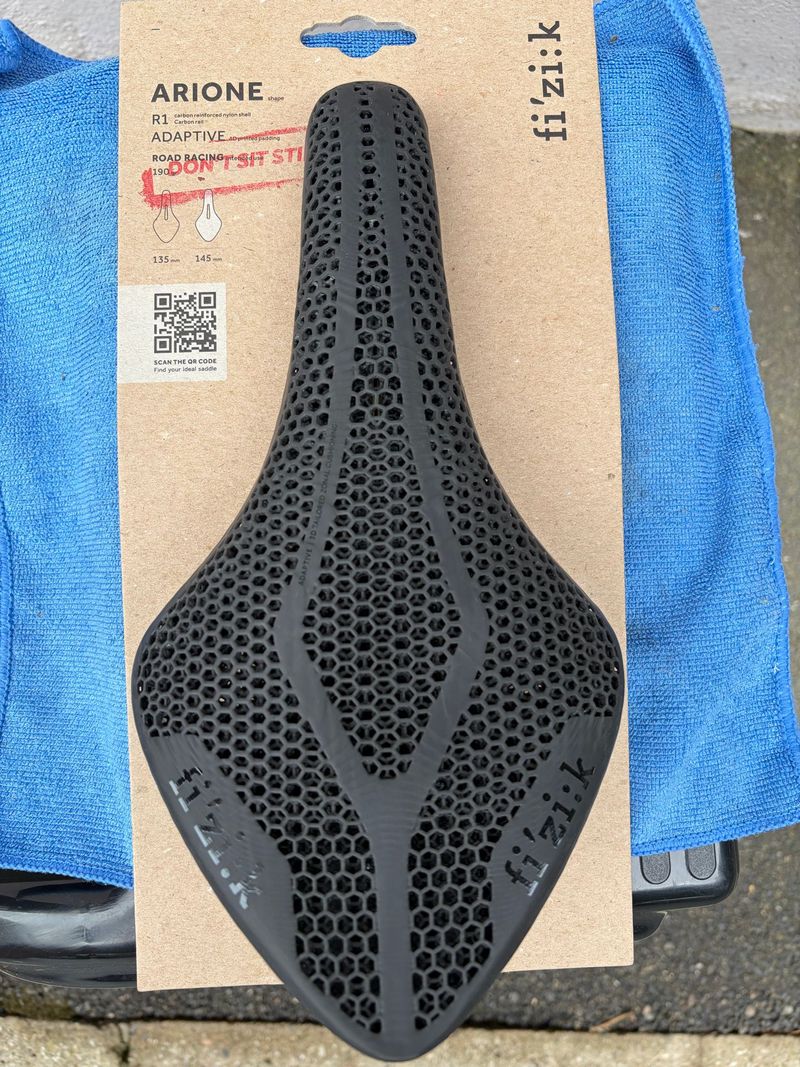 Used Fizik Airone R1 Adaptive Saddles & Seatposts