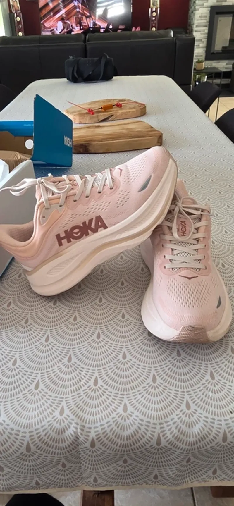 Used Rose Bondi Running Shoes