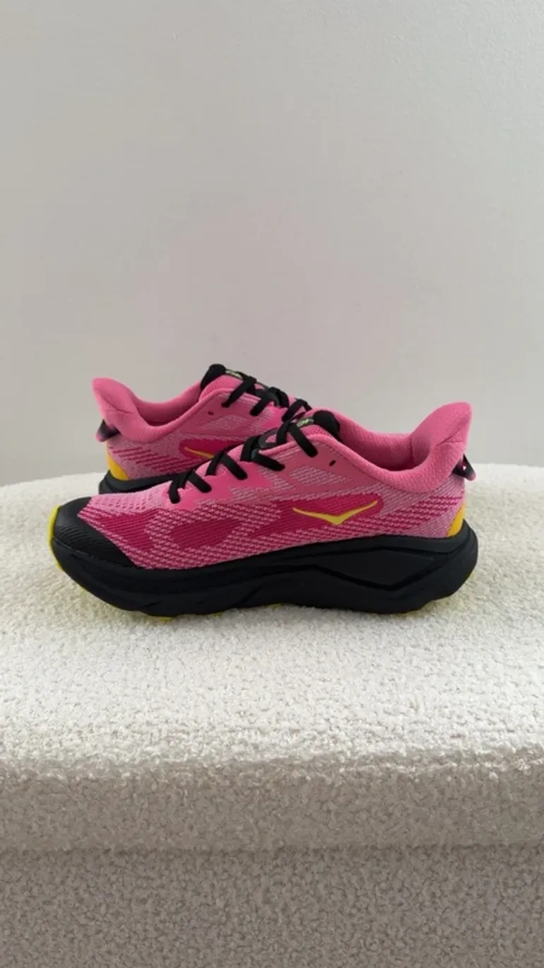 Used Hoka Challenger 8 bike — image 2 of 5