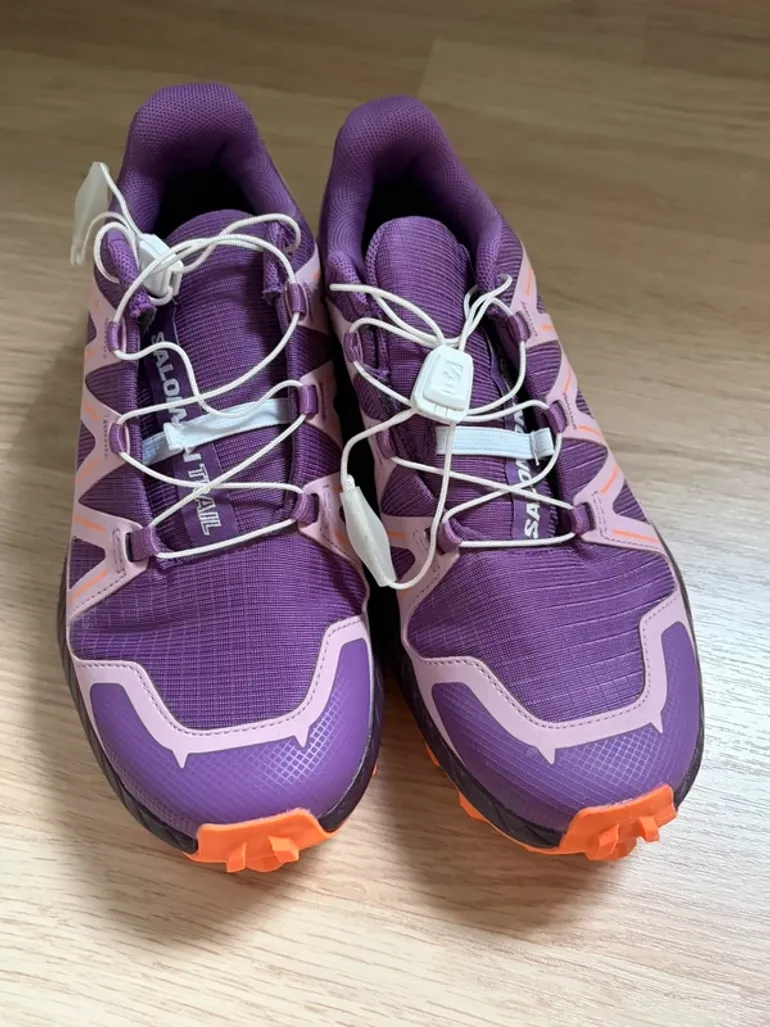 Used Salomon Trailrunning Shoes bike — image 1 of 2
