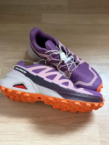 Used Salomon Trailrunning Shoes bike — image 2 of 2