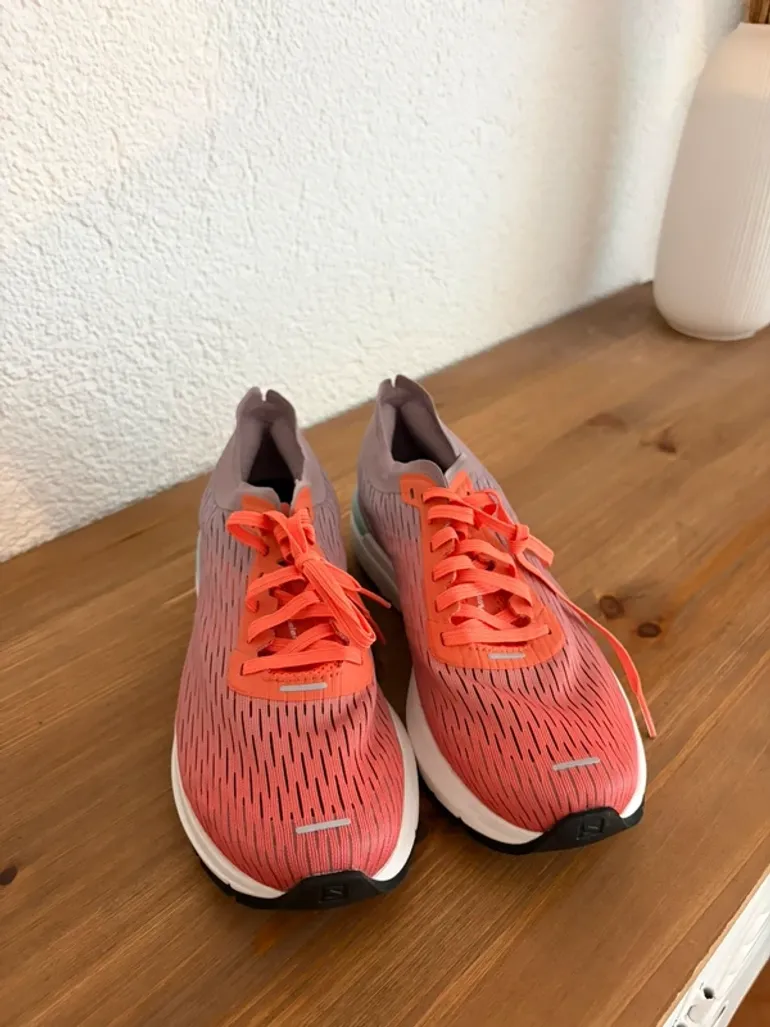 Used Salomon Running Shoes bike — image 2 of 8