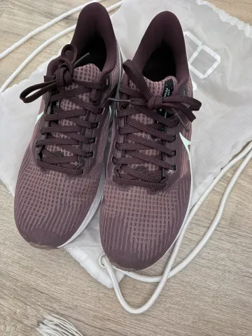 Brugt Nike Running Shoes bike — billede 2 af 5