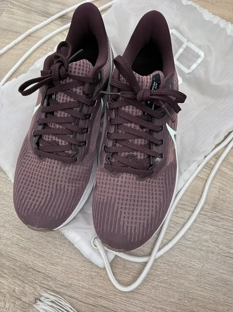 Brugt Nike Running Shoes bike — billede 2 af 5