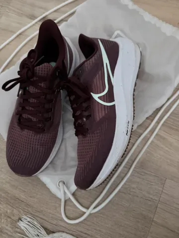 Brugt Nike Running Shoes bike — billede 3 af 5