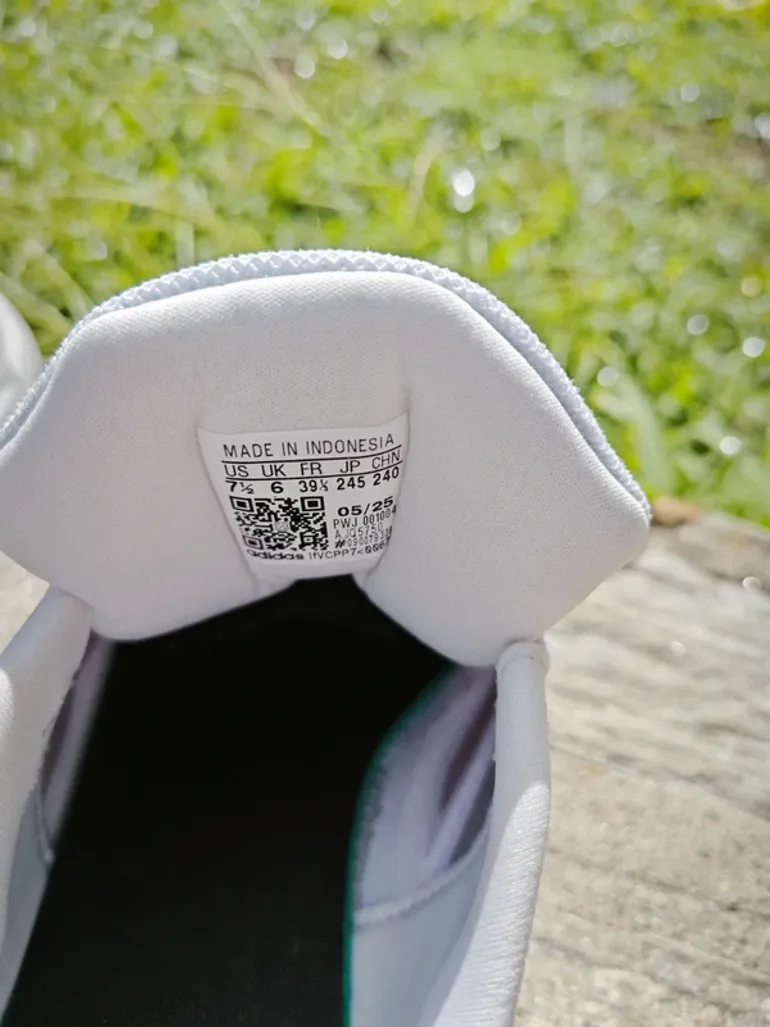Used Nike Running Shoes bike — image 3 of 3