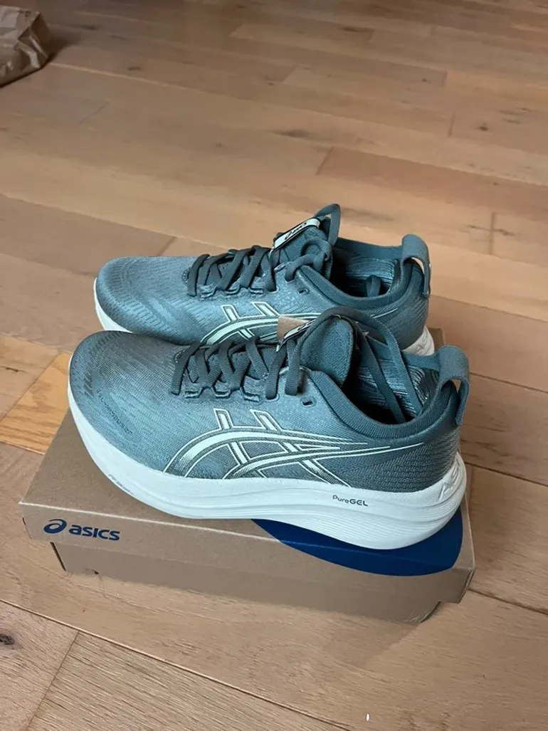 Used Asics Gel Nimbus 27 bike — image 3 of 9