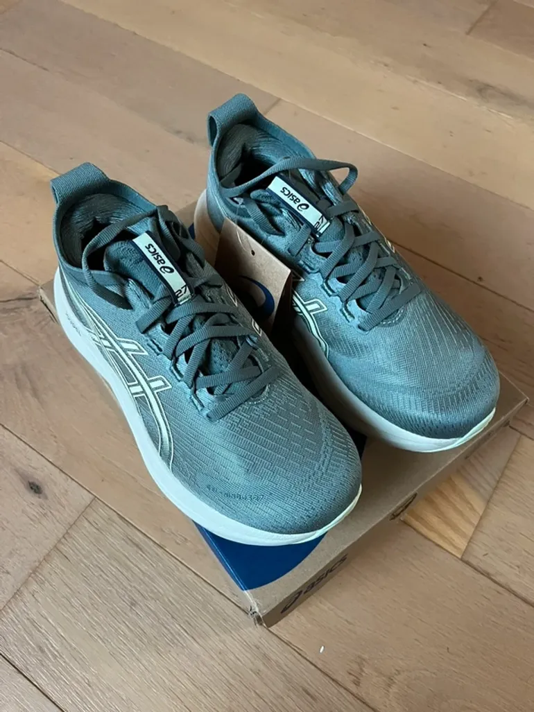 Used Asics Gel Nimbus 27 bike — image 7 of 9