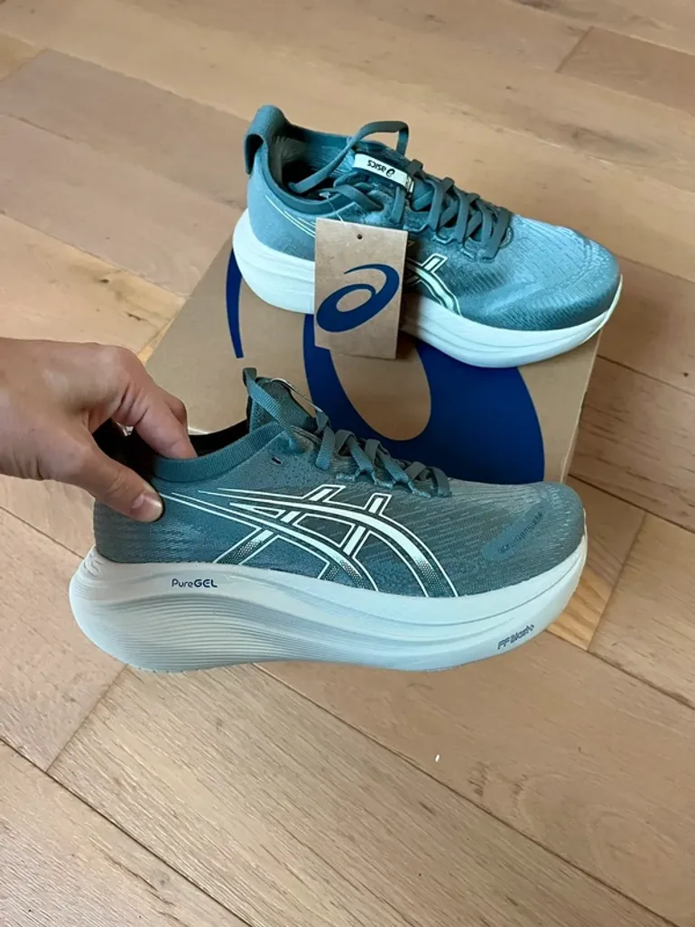 Used Asics Gel Nimbus 27 bike — image 2 of 9