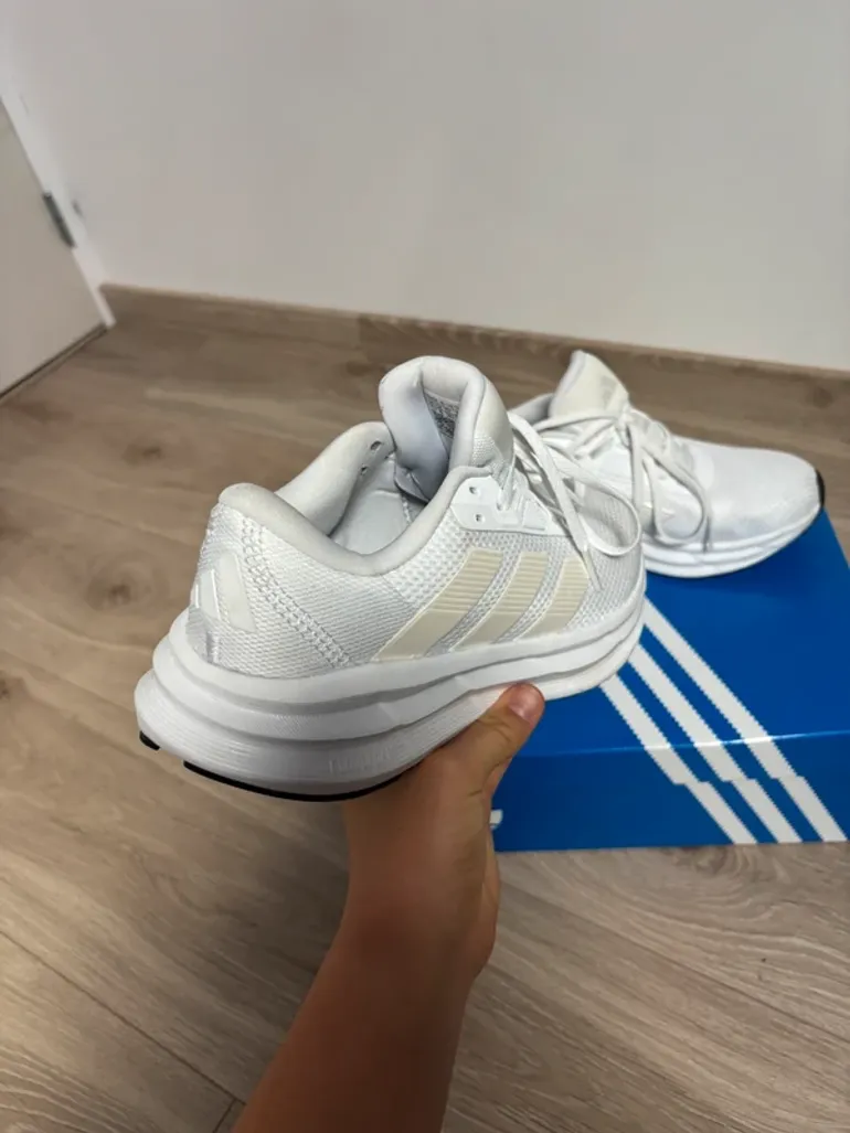 Adidas Chaussure de sport bike d'occasion — image 3 sur 5