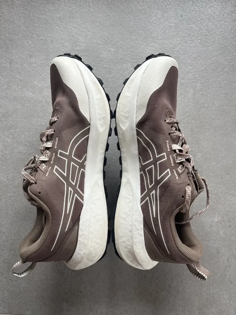 Used Asics GEL SONOMA bike — image 3 of 11