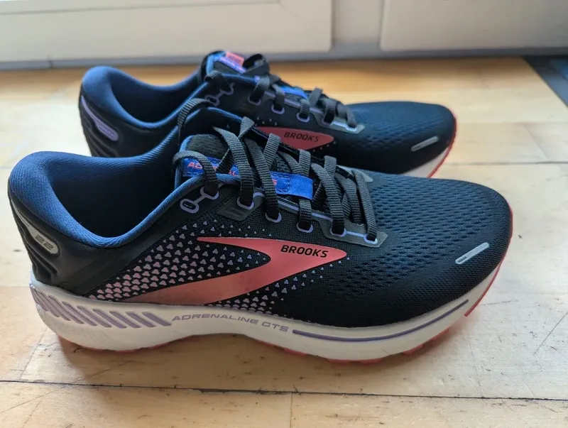 Gebrauchtes Brooks Adrenaline GTS 22 Running Shoes