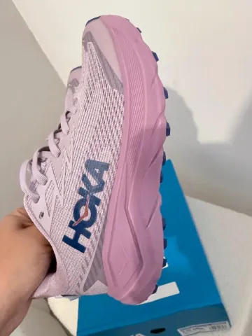 Used Hoka Challenger 8 GTX bike — image 4 of 6