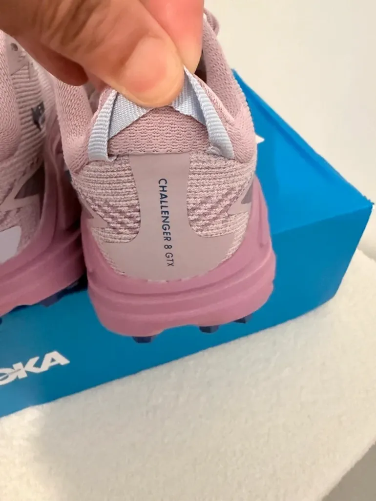 Used Hoka Challenger 8 GTX bike — image 3 of 6