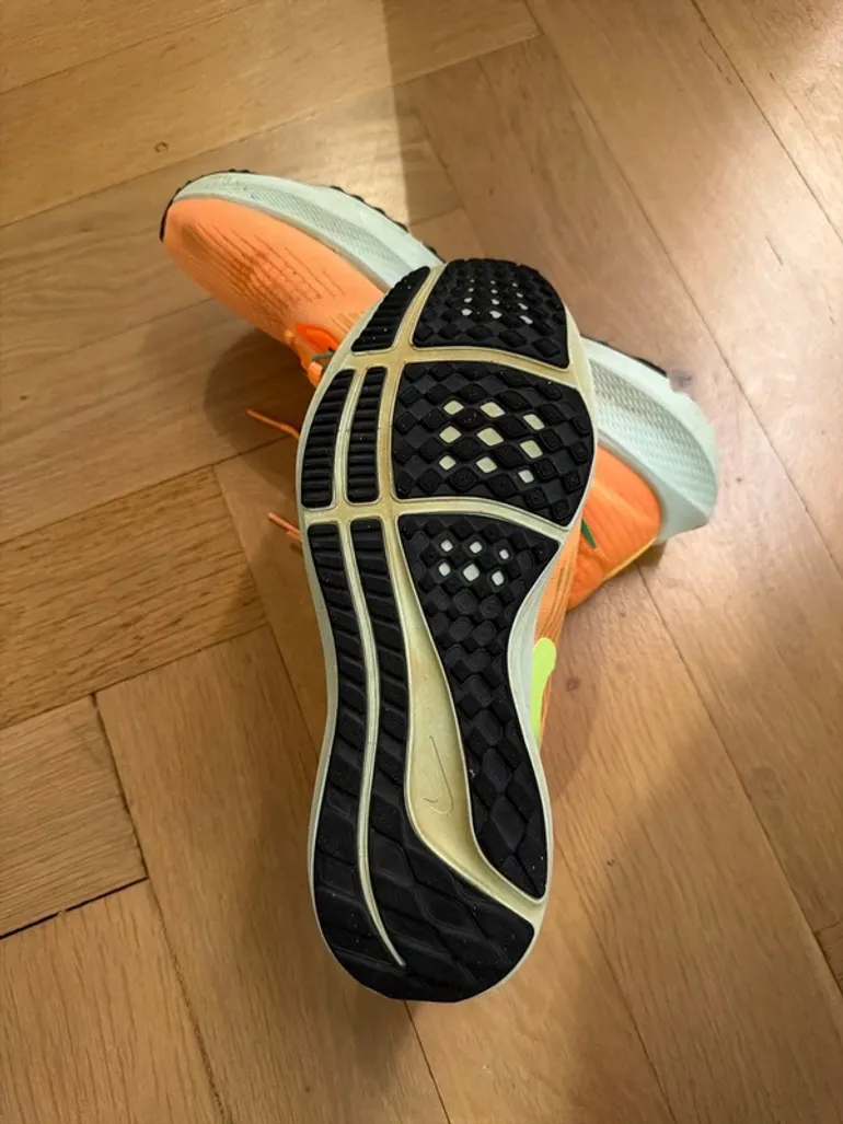 Used Lightweight Nike Pegasus Plus bike — image 5 of 6
