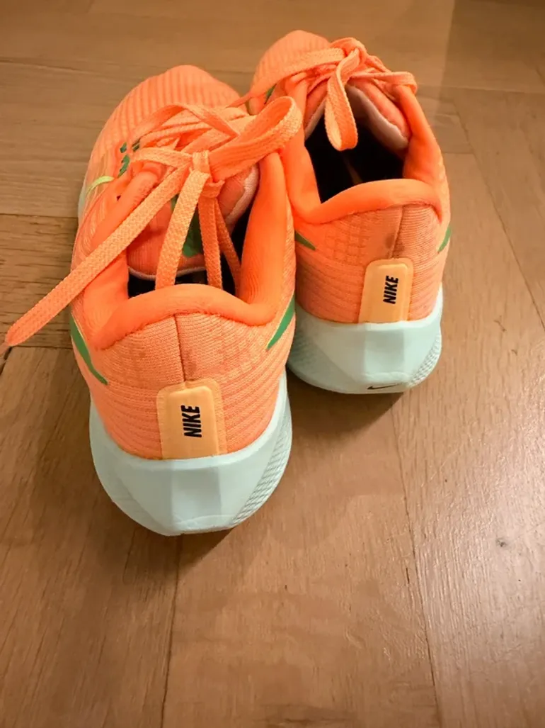 Used Lightweight Nike Pegasus Plus bike — image 4 of 6