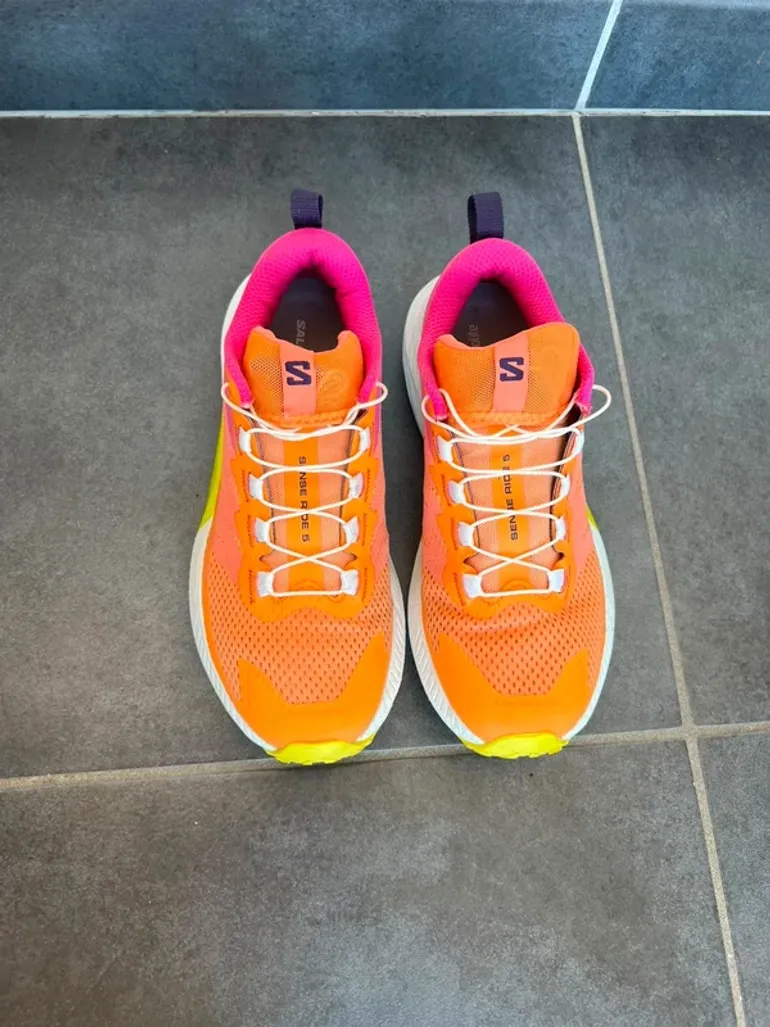 Used Salomon Running Shoes bike — image 4 of 6