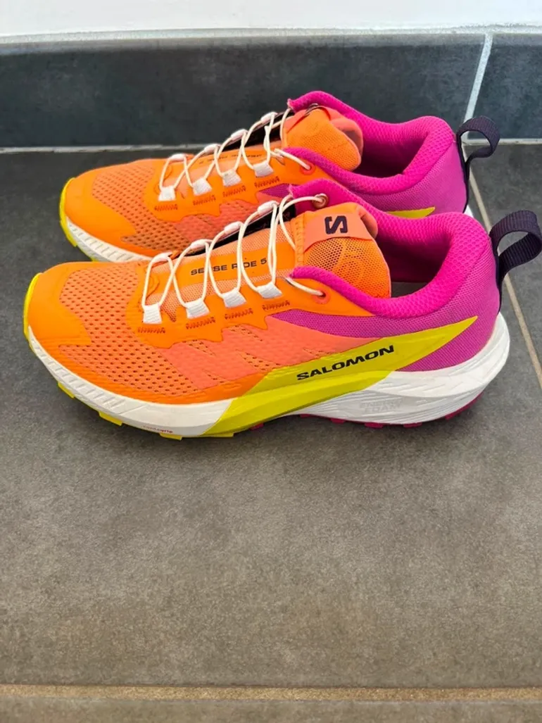 Used Salomon Running Shoes bike — image 6 of 6