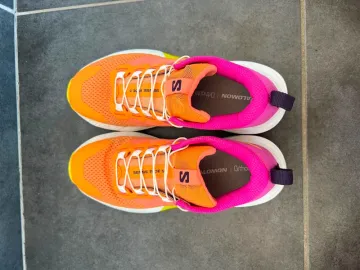 Used Salomon Running Shoes bike — image 3 of 6