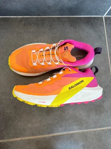 Used Salomon Running Shoes bike — image 1 of 6