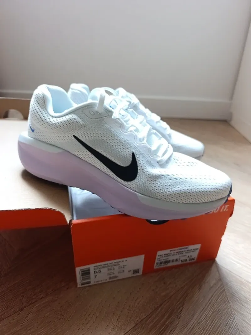 Used Look Winflo 11 Running Shoes