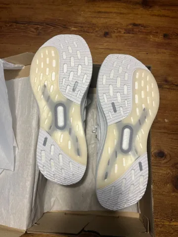 Used Adidas Ultraboost 5 W bike — image 6 of 6