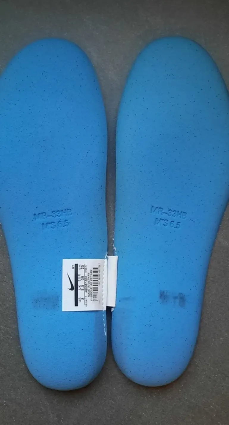 Used Nike Epic React Flyknit bike — image 10 of 11