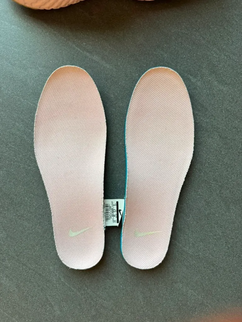 Used Nike Epic React Flyknit bike — image 9 of 11