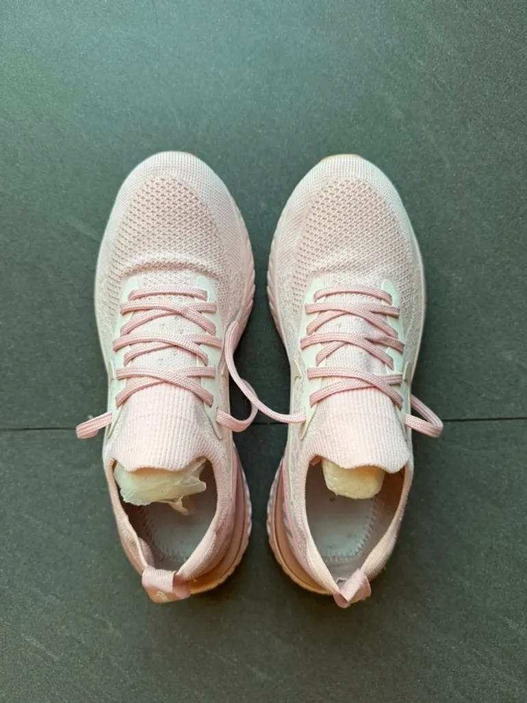 Used Nike Epic React Flyknit bike — image 5 of 11