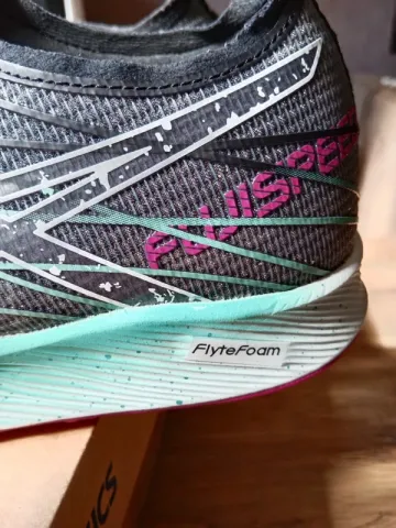 Gebrauchtes Asics Fujispeed bike — Bild 4 von 8