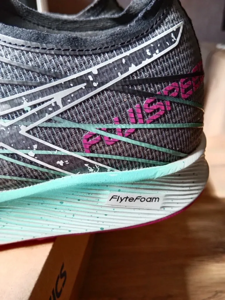 Gebrauchtes Asics Fujispeed bike — Bild 4 von 8