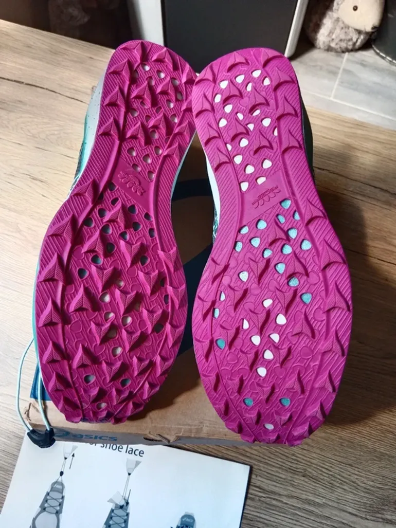 Gebrauchtes Asics Fujispeed bike — Bild 6 von 8