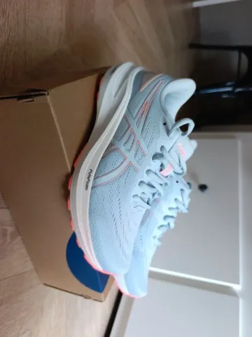 Used Asics Gel Kinjo 2 bike — image 1 of 6